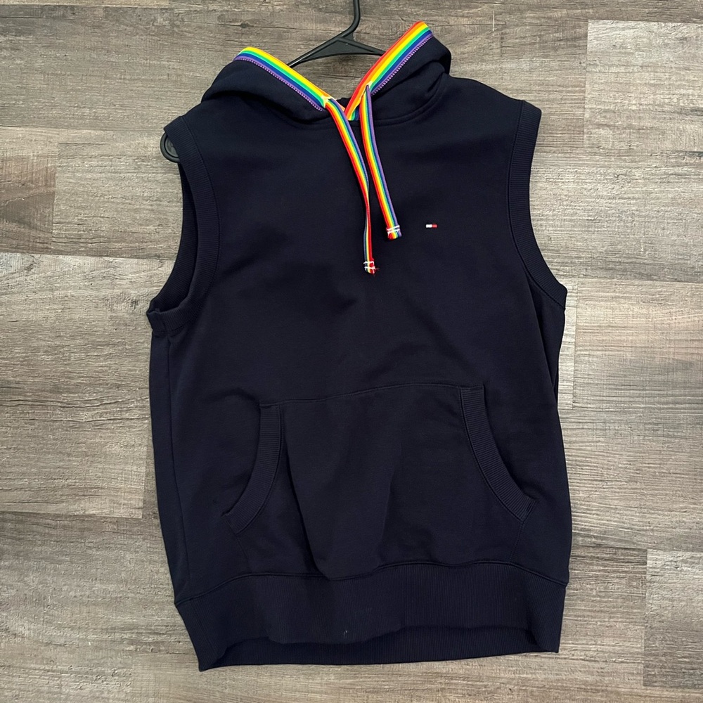 Tommy Hilfiger Black Sleeveless Hoodie with Rainbow Details